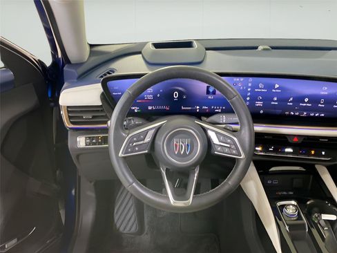 Used 2024 Buick Envision Avenir AWD/4WD image 22