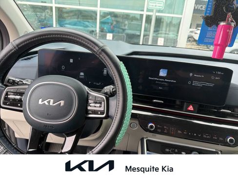 Used 2025 Kia Carnival SX Prestige FWD image 1