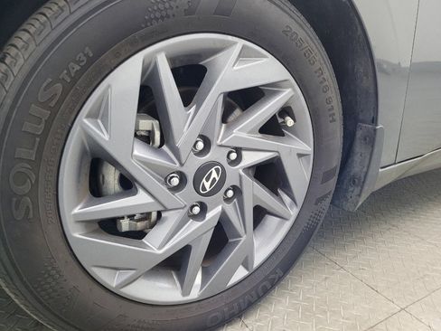 Used 2024 Hyundai Elantra SEL FWD image 31