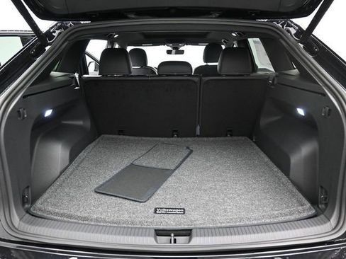 New 2026 Volkswagen Atlas Cross Sport SE image 12