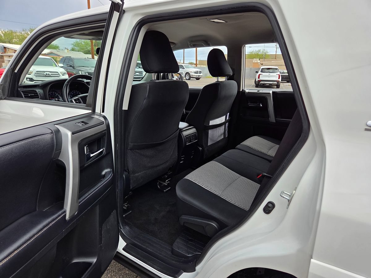 Used 2018 Toyota 4Runner SR5 AWD/4WD image 48