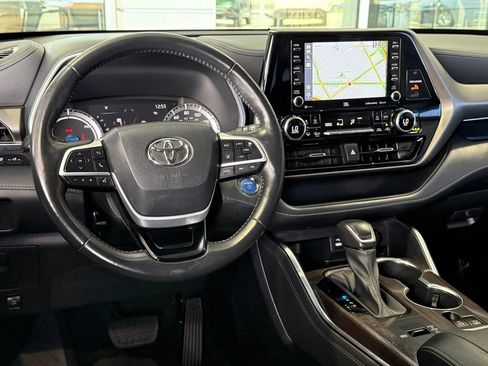 Used 2022 Toyota Highlander Limited image 35