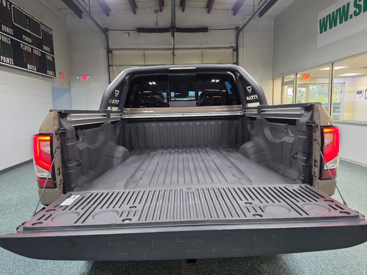 Used 2022 Nissan Titan PRO-4X w/ Pro-4x Convenience Package AWD/4WD image 22