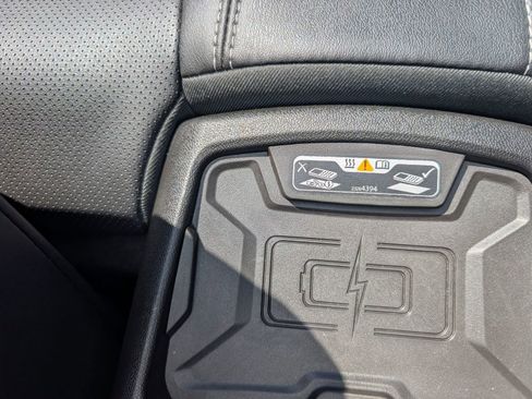 Used 2018 Chevrolet Camaro LT RWD image 17