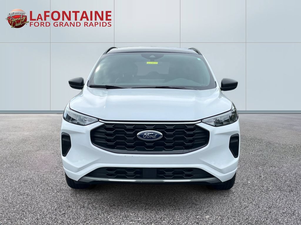 Certified 2023 Ford Escape ST-Line w/ Tech Pack #1 AWD/4WD image 2