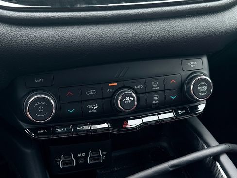Used 2025 Dodge Durango AWD image 21