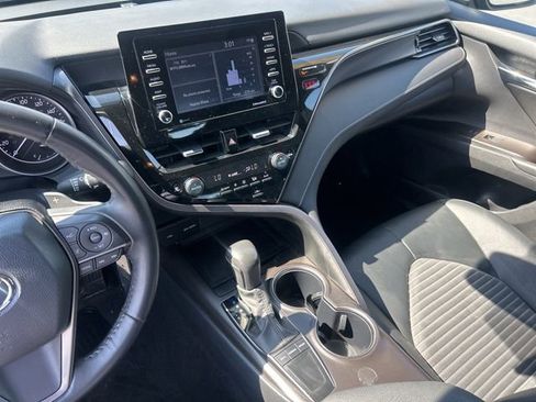 Used 2024 Toyota Camry SE image 30
