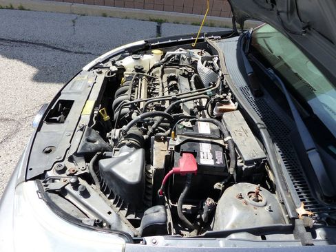 Used 2010 Ford Focus SE FWD image 15