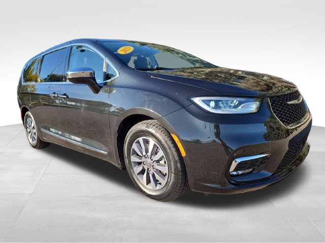 Used 2023 Chrysler Pacifica Limited FWD image 1