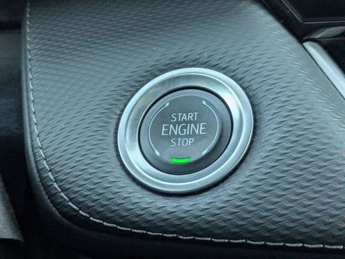 Used 2025 Chevrolet Equinox LT AWD/4WD image 28