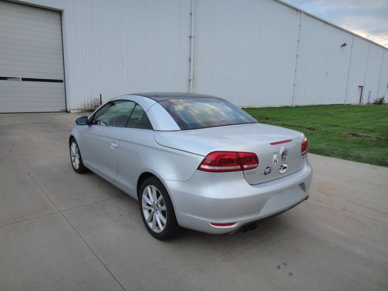 Used 2012 Volkswagen Eos Komfort FWD image 18