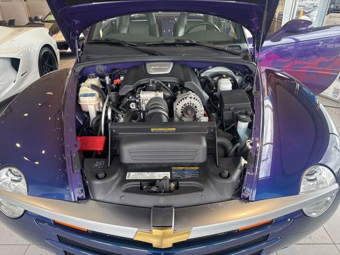 Used 2004 Chevrolet SSR w/ Preferred Equipment Group RWD image 46