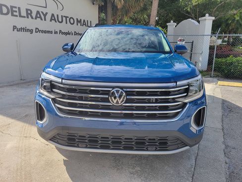 Used 2026 Volkswagen Atlas SE FWD image 2
