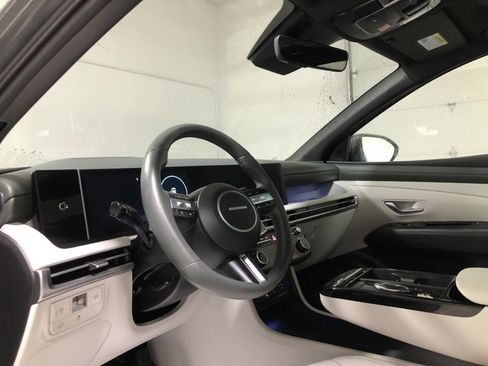 Used 2025 Hyundai Tucson Limited image 21