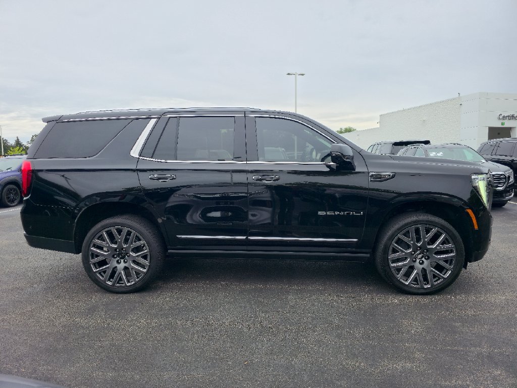 Certified 2025 GMC Yukon Denali Ultimate AWD/4WD image 7