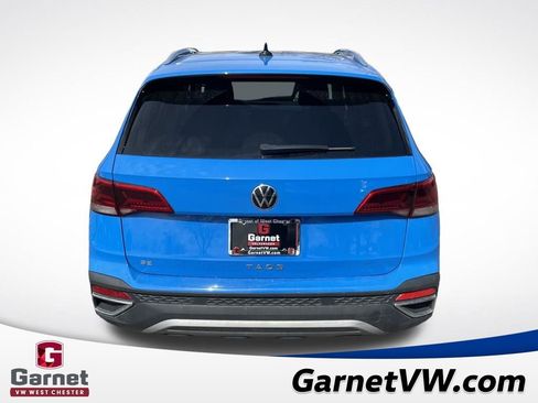 Used 2022 Volkswagen Taos SE w/ Panoramic Sunroof Package image 4