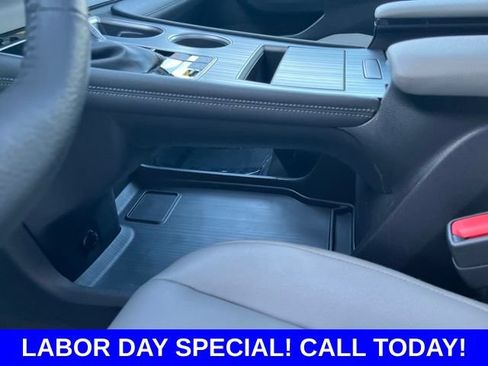 Used 2025 Toyota Sienna XLE FWD image 10