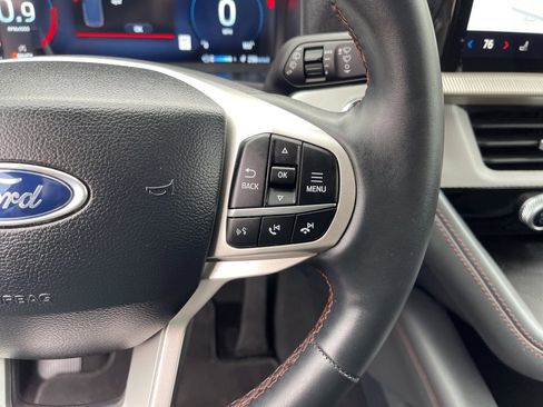 Used 2025 Ford Explorer Active image 18