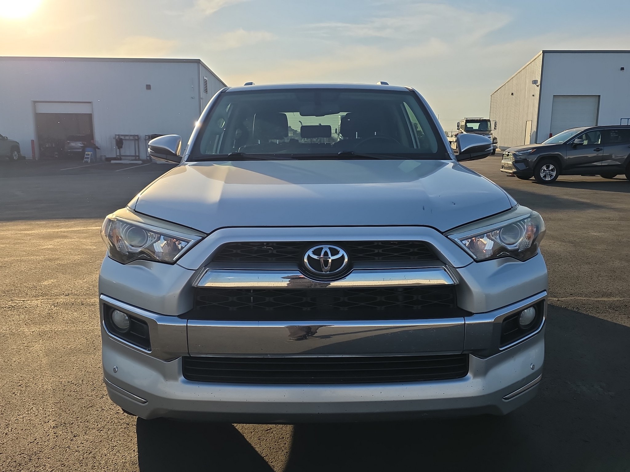 Used 2016 Toyota 4Runner Limited AWD/4WD image 2