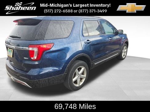 Used 2017 Ford Explorer XLT w/ Equipment Group 202A AWD/4WD image 2