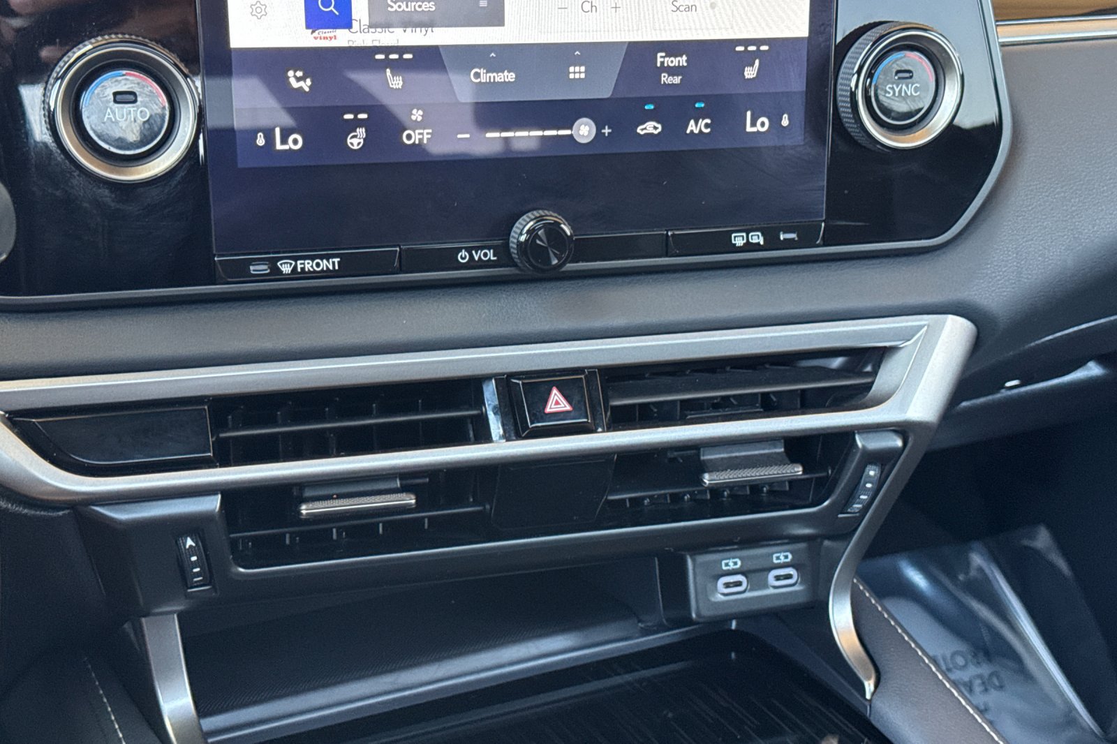Used 2024 Lexus RX 350 FWD w/ Technology Package image 24