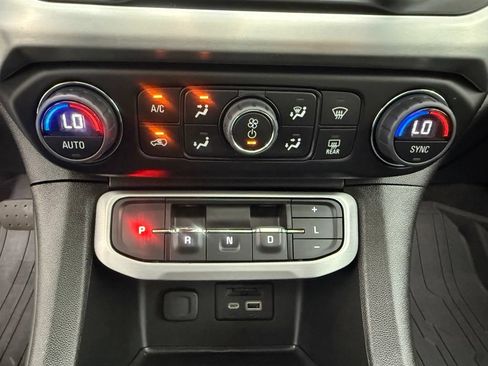 Used 2023 GMC Acadia SLT AWD/4WD image 5