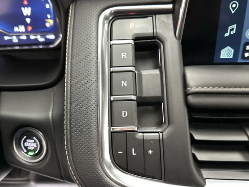 Used 2024 Chevrolet Suburban Premier image 45