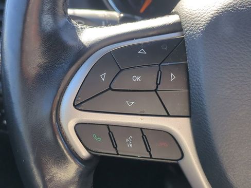 Used 2021 Jeep Grand Cherokee Laredo image 26