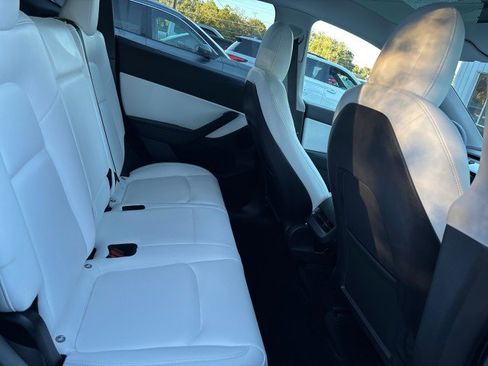 Used 2021 Tesla Model Y Performance image 12