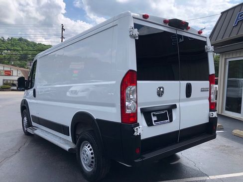 Used 2025 RAM ProMaster 2500 w/ U-Haul Equipment Group FWD image 4