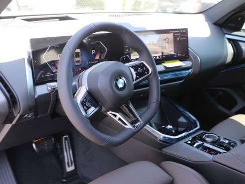 Used 2025 BMW X3 xDrive30i w/ Premium Package image 14