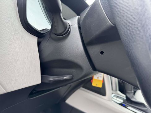 Used 2024 Toyota Corolla Cross L image 28