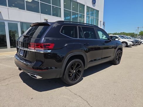Certified 2023 Volkswagen Atlas SE w/ Black Wheel Package FWD image 7