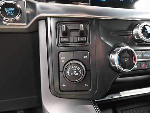 New 2025 Ford F150 Lariat w/ Equipment Group 502A High image 40