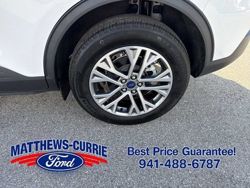 Certified 2022 Ford Escape SEL w/ Class II Trailer Tow Package AWD/4WD image 15