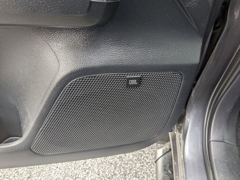 Used 2018 Toyota Tacoma TRD Sport image 13