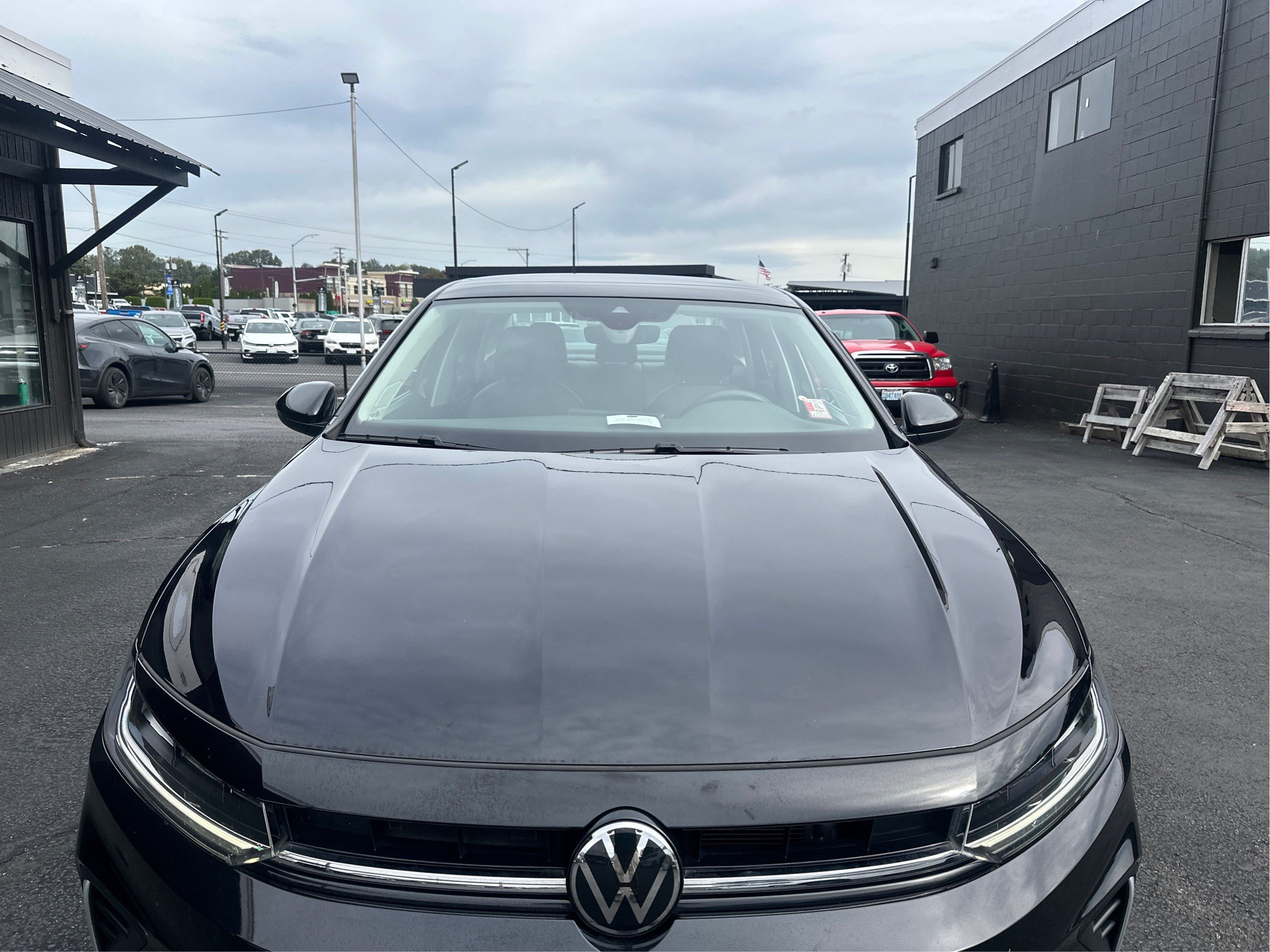 Used 2025 Volkswagen Jetta SE FWD image 25