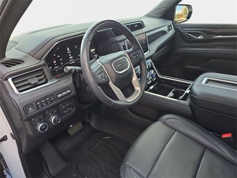 Used 2024 GMC Yukon Denali w/ Advanced Technology Package image 20