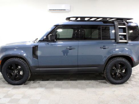 Used 2024 Land Rover Defender 110 S image 31