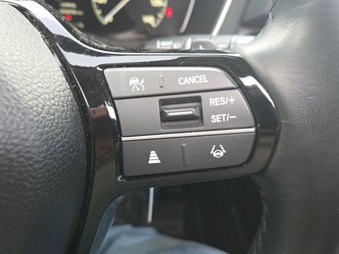 Used 2025 Honda Pilot Touring image 39