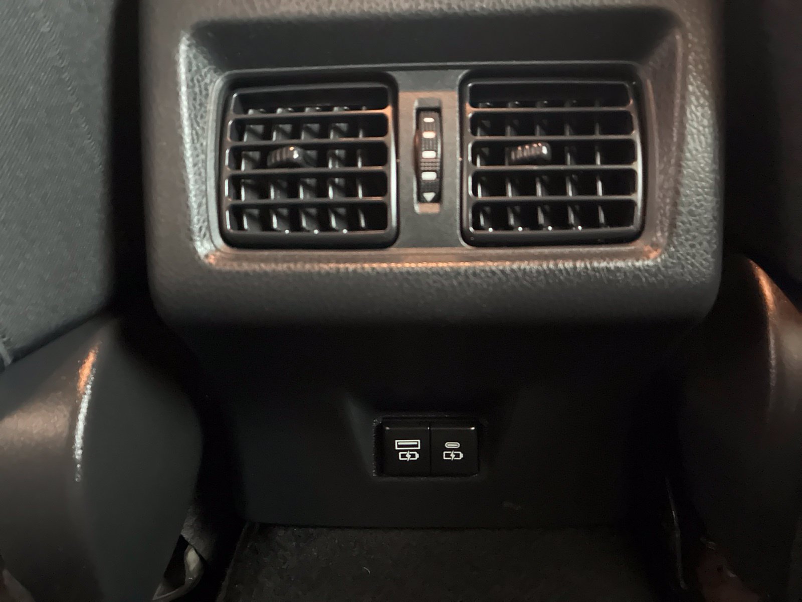 Used 2025 Toyota Camry LE FWD image 13