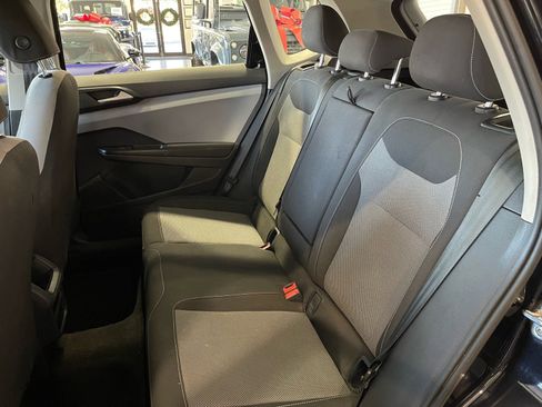 Used 2022 Volkswagen Taos S image 30