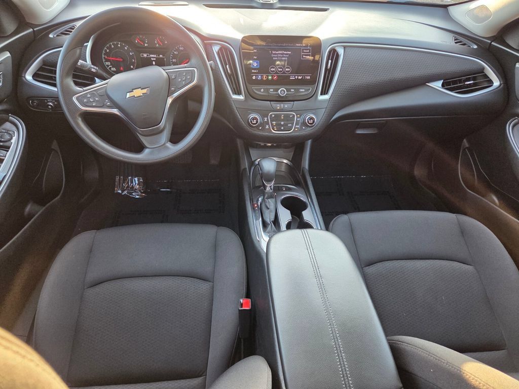 Used 2023 Chevrolet Malibu LT w/ Driver Confidence Package FWD image 11