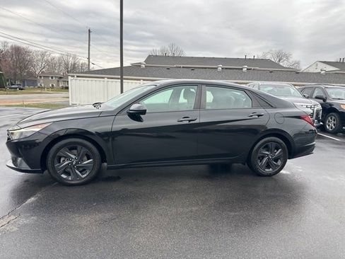 Used 2023 Hyundai Elantra SEL image 42