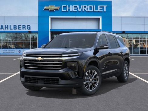New 2026 Chevrolet Traverse LT w/ Sun and Wheel Package FWD image 6