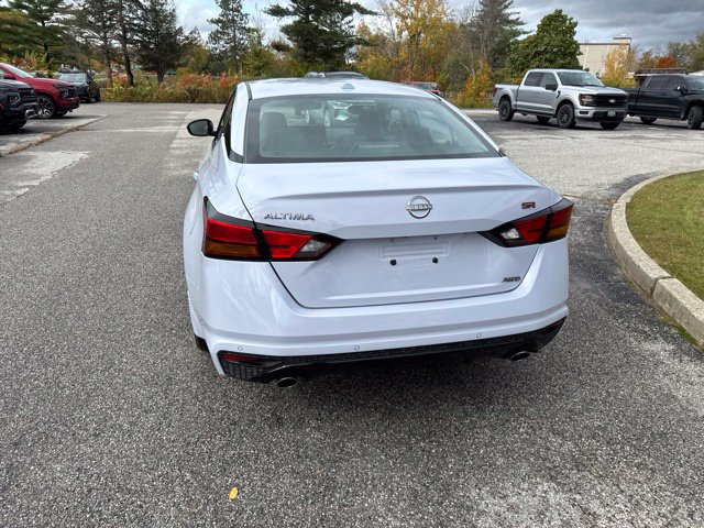 Used 2025 Nissan Altima 2.5 SR w/ SR Premium Package AWD/4WD image 29