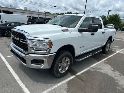 Used 2024 RAM 2500 Big Horn AWD/4WD image 2