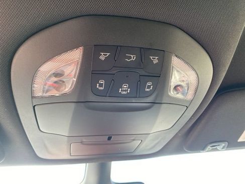 New 2025 Chrysler Pacifica Select w/ Fav Edition Package FWD image 20