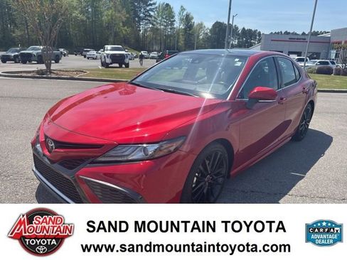 Used 2022 Toyota Camry XSE image 7