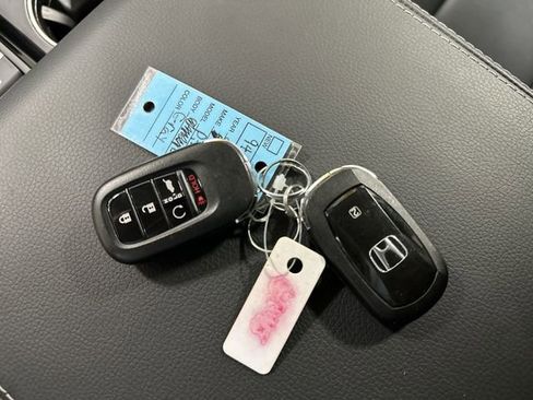 Used 2025 Honda Pilot EX-L image 37